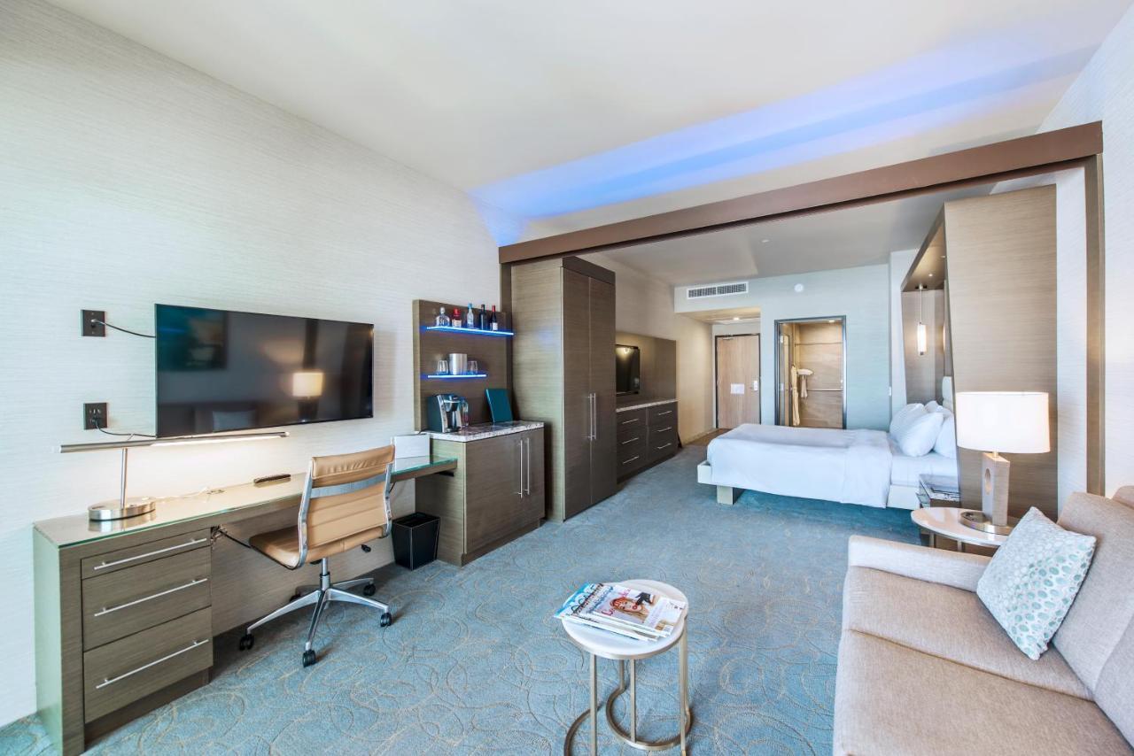 Shade Redondo Hotel 4*